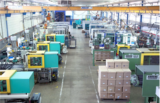 Цех литья пластика под давлением — Maroc